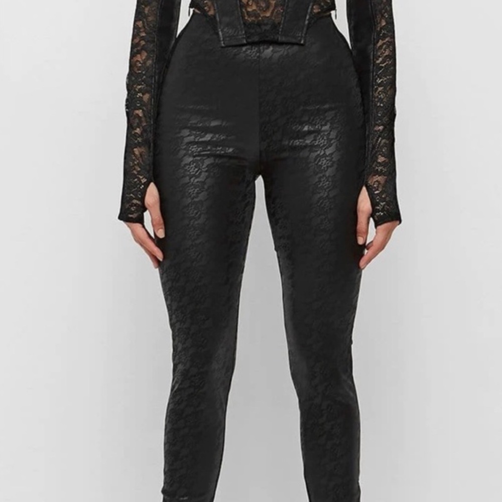 Maniere de voir two piece set